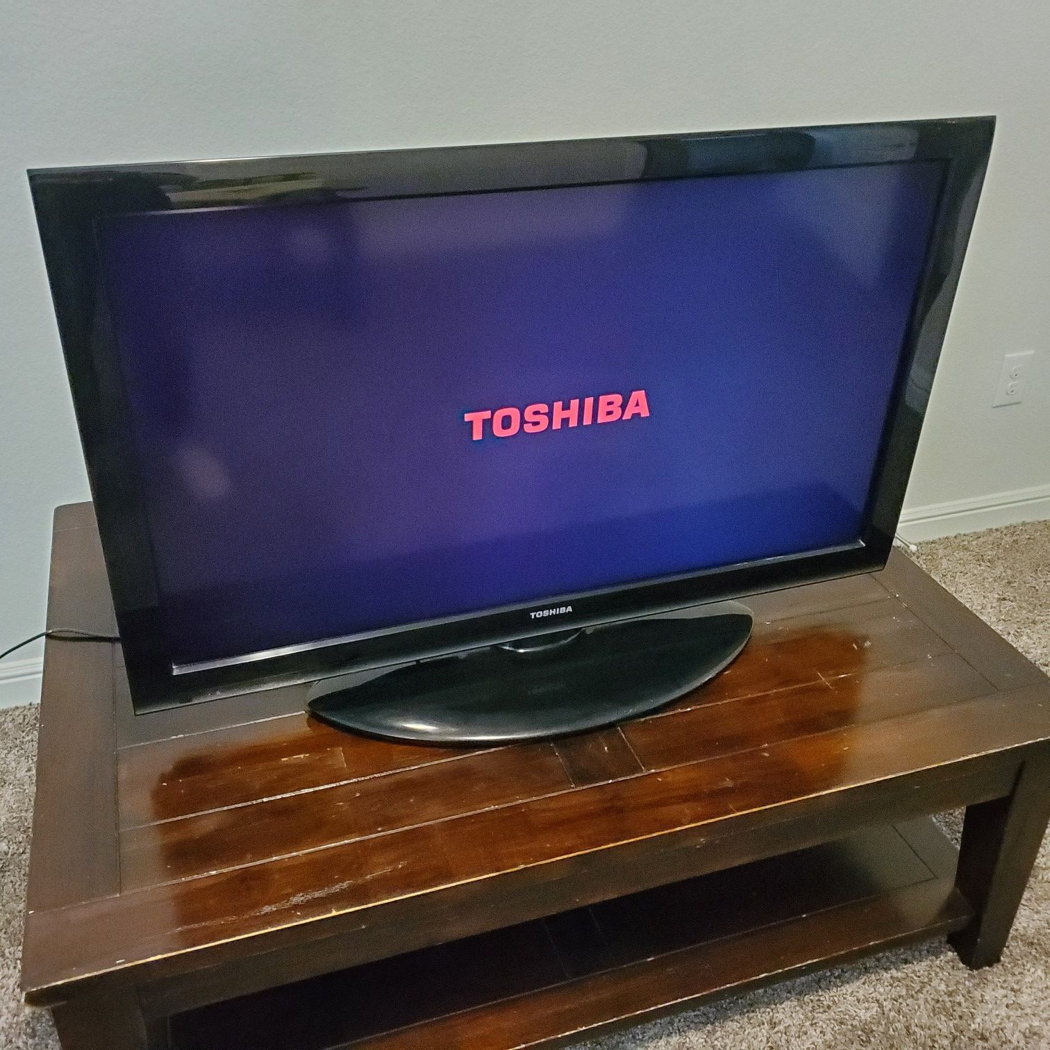 40 Inch Toshiba Flat Screen TV