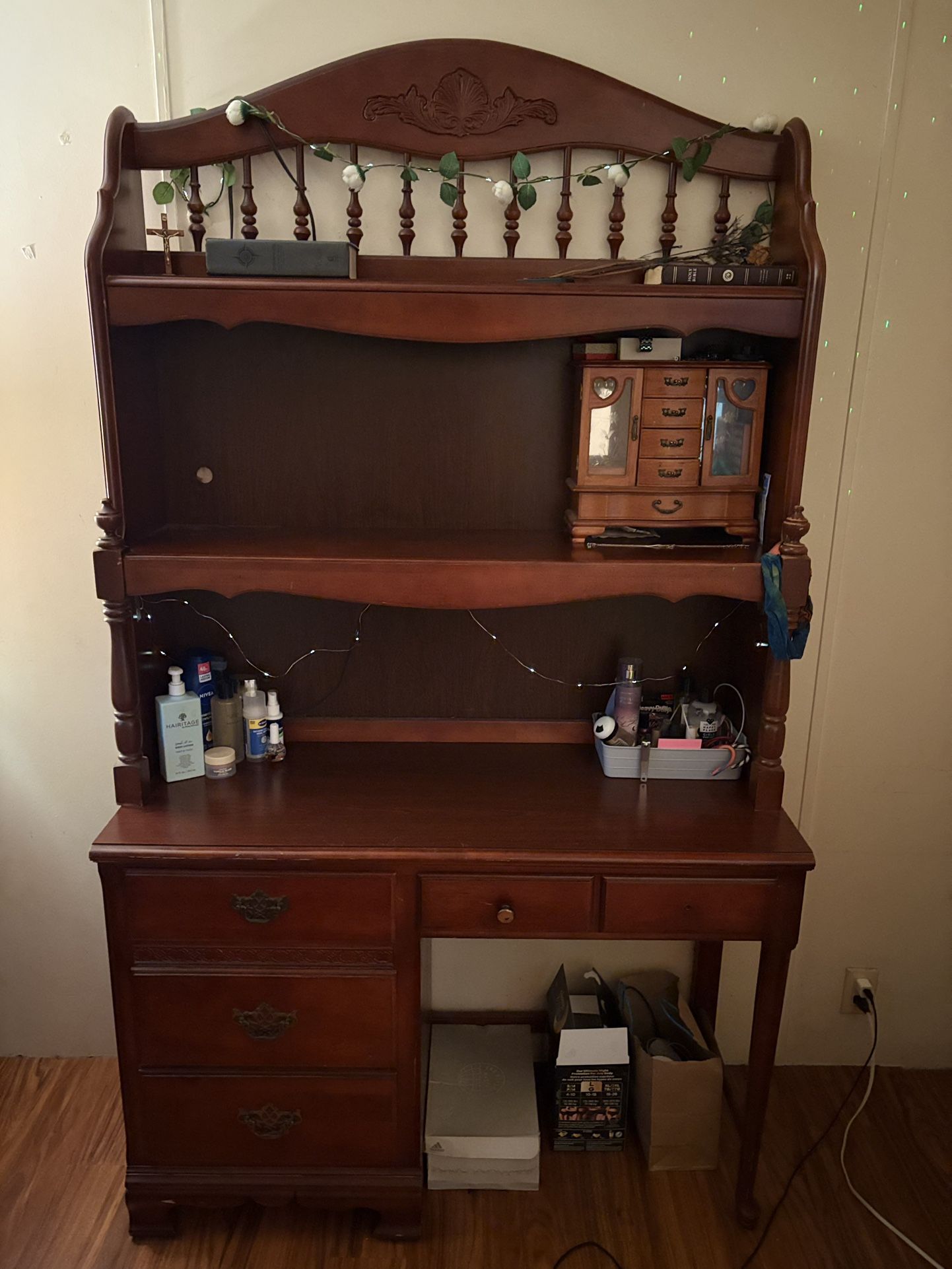 Stanley Furniture Brand Two Piece Desk - Great Condition