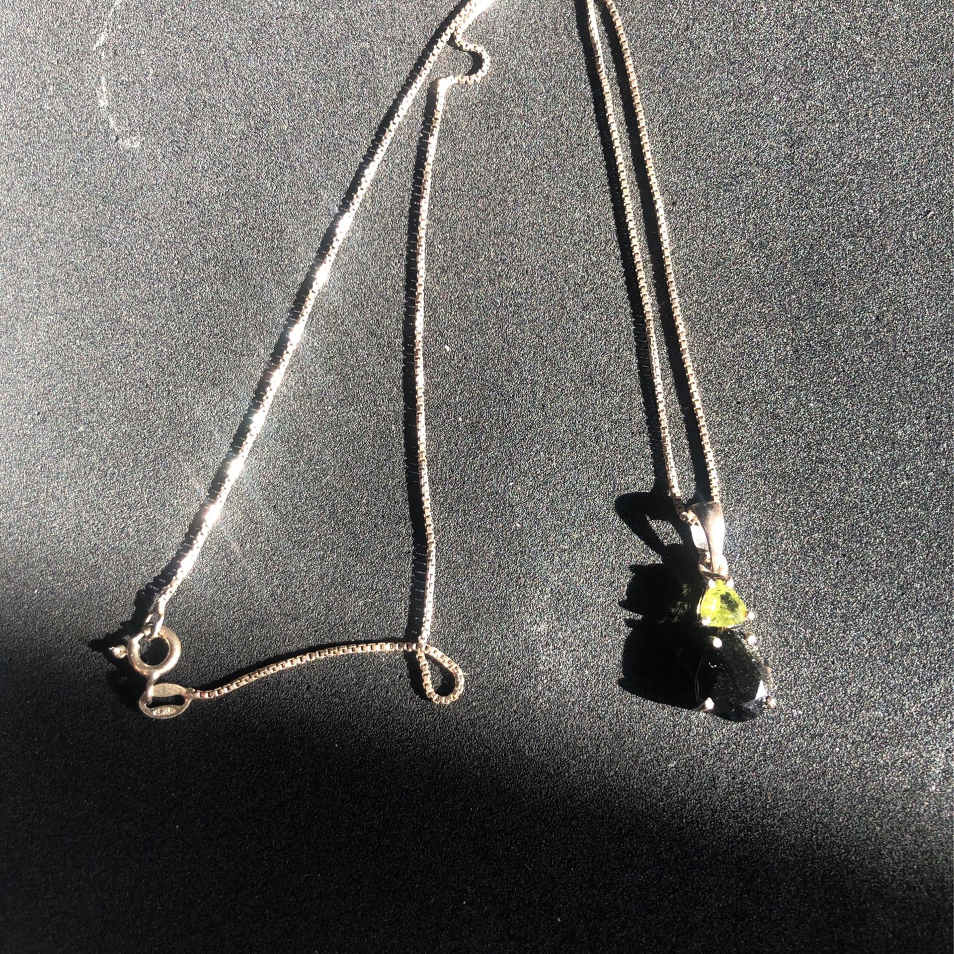Silver Box Chain With Pendant 3 stones