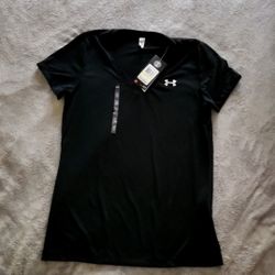 Under Armour Short Sleeve. Size Med 