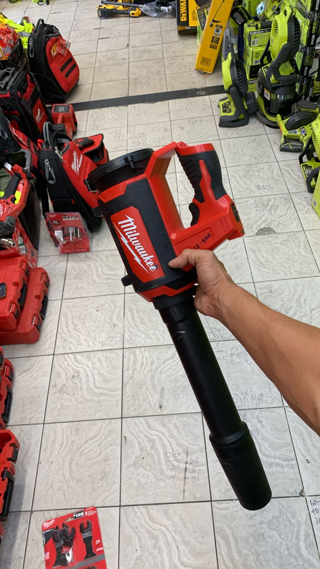 Milwaukee M12 Blower