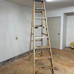 8’ Ladder Priced To Sell