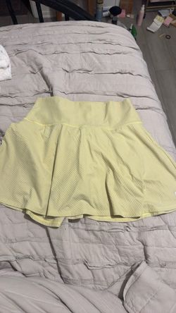 Lemon 🍋 Vuori Gingham Skory size medium
