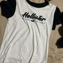 hollister T size S