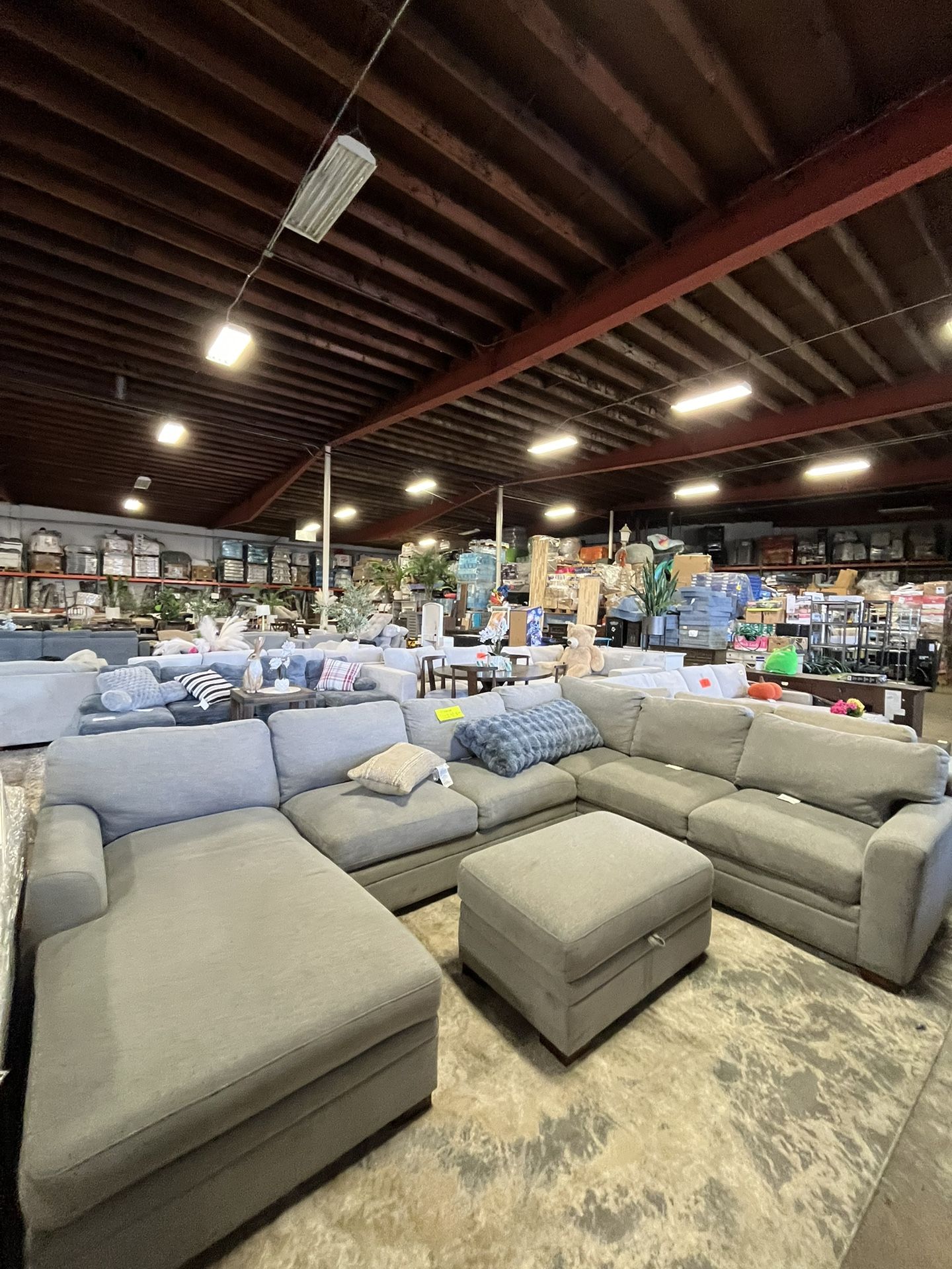 Thomasville Fabric Sectional With Storage Ottoman