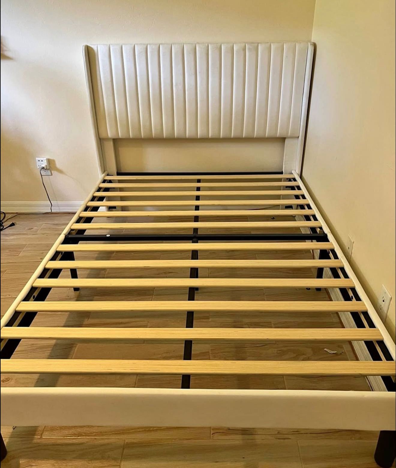 Full bed frame (FREE 24H DELIVERY AND SETUP)