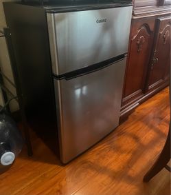 Galanz Mini Fridge