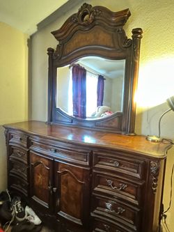 VintageDresser with mirrow