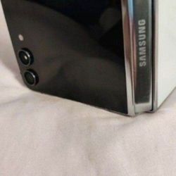 Galaxy Flip 5 Unlocked 