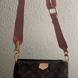 LV Pochette 