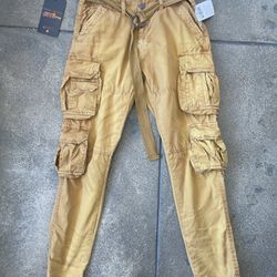 Men’s cargo joggers just a few sizes left store pick up