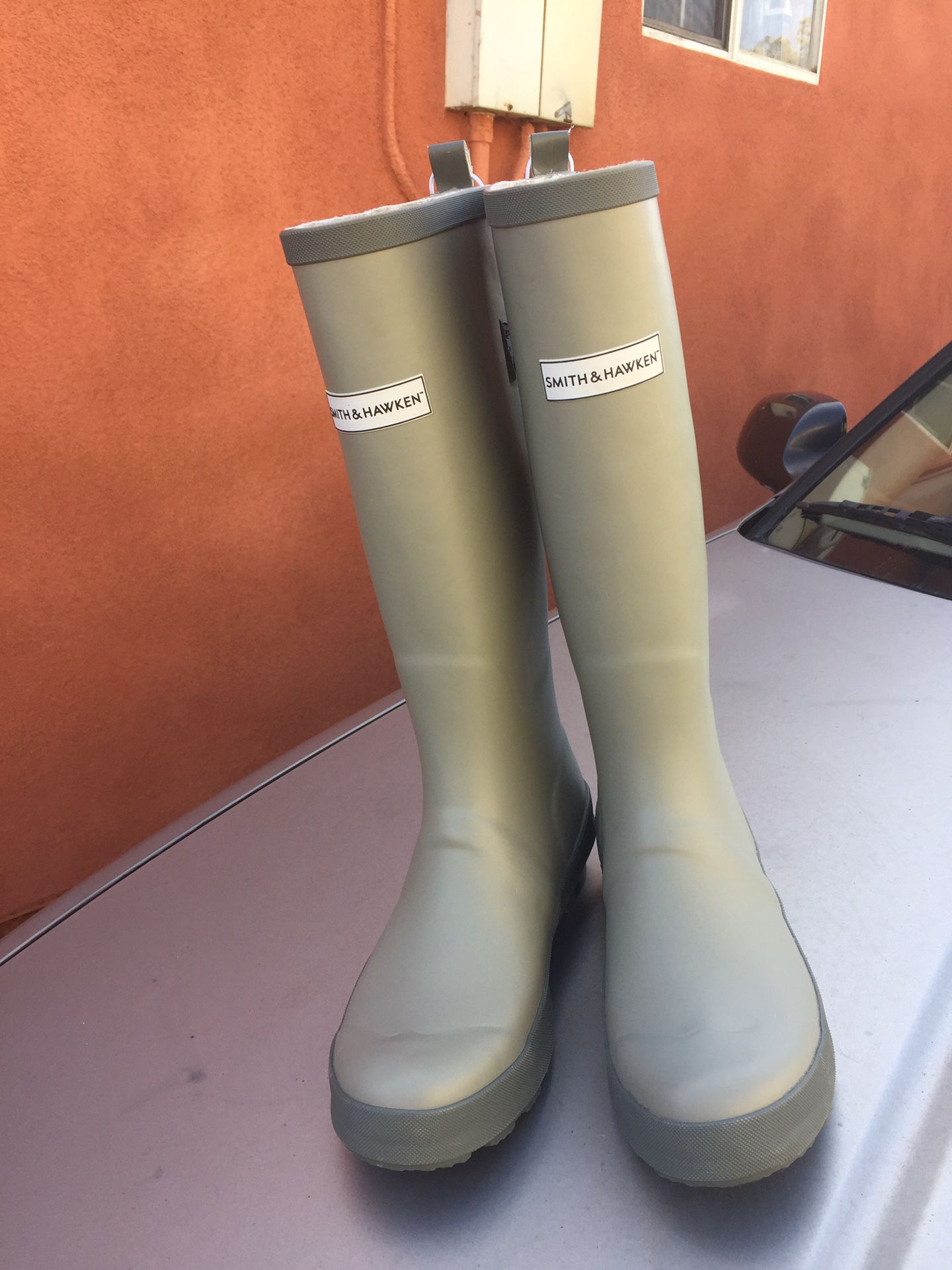 ONE PAIR IF RAIN BOOTS SMITH &HAWKENT size 8