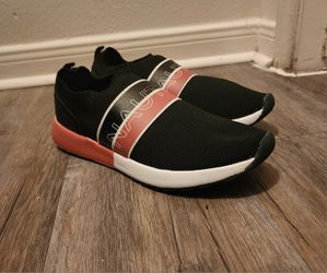 Woman's Nautica Shoe Size 8.5
