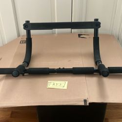 FREE —- Chin Up / Pull Up — Bar — Doorway 