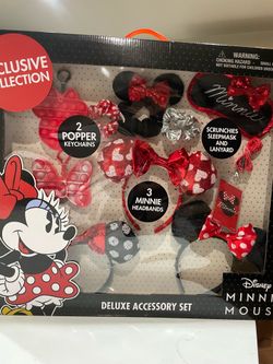 Disney Minnie Mouse Deluxe Accessory Set
