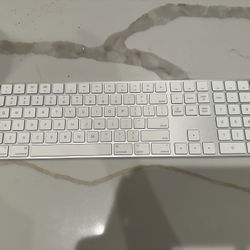 Apple Magic Keyboard 