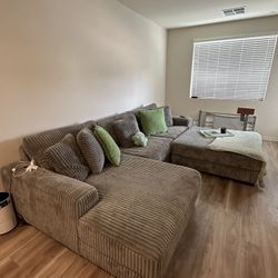 Large Over Sized seating Light Gray 3-Piece Modular sectional Sofa with Chaise and ottoman