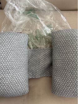 Brand  new Momcozy pregnancy pillow