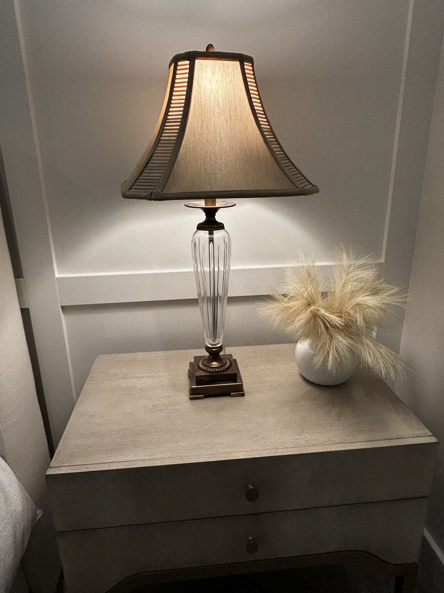 Bombay fine cut crystal table lamp w/shade