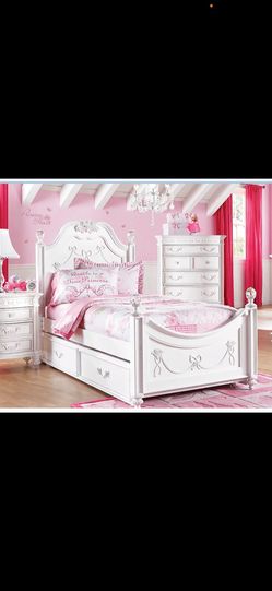 Disney  Princess Sparkle  White Twin Bedroom w/ Dresser