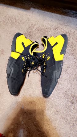 Nike Huarache (Size 11)