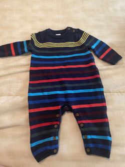 Baby gap onesie