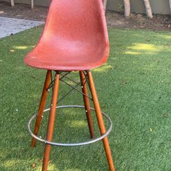 5 Modernica Case Study Fiberglass Counter Chair