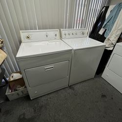 LAUNDRY SET KENMORE BRAND TOP LOAD WASHER WITH AGITATOR AND GAS DRYER 