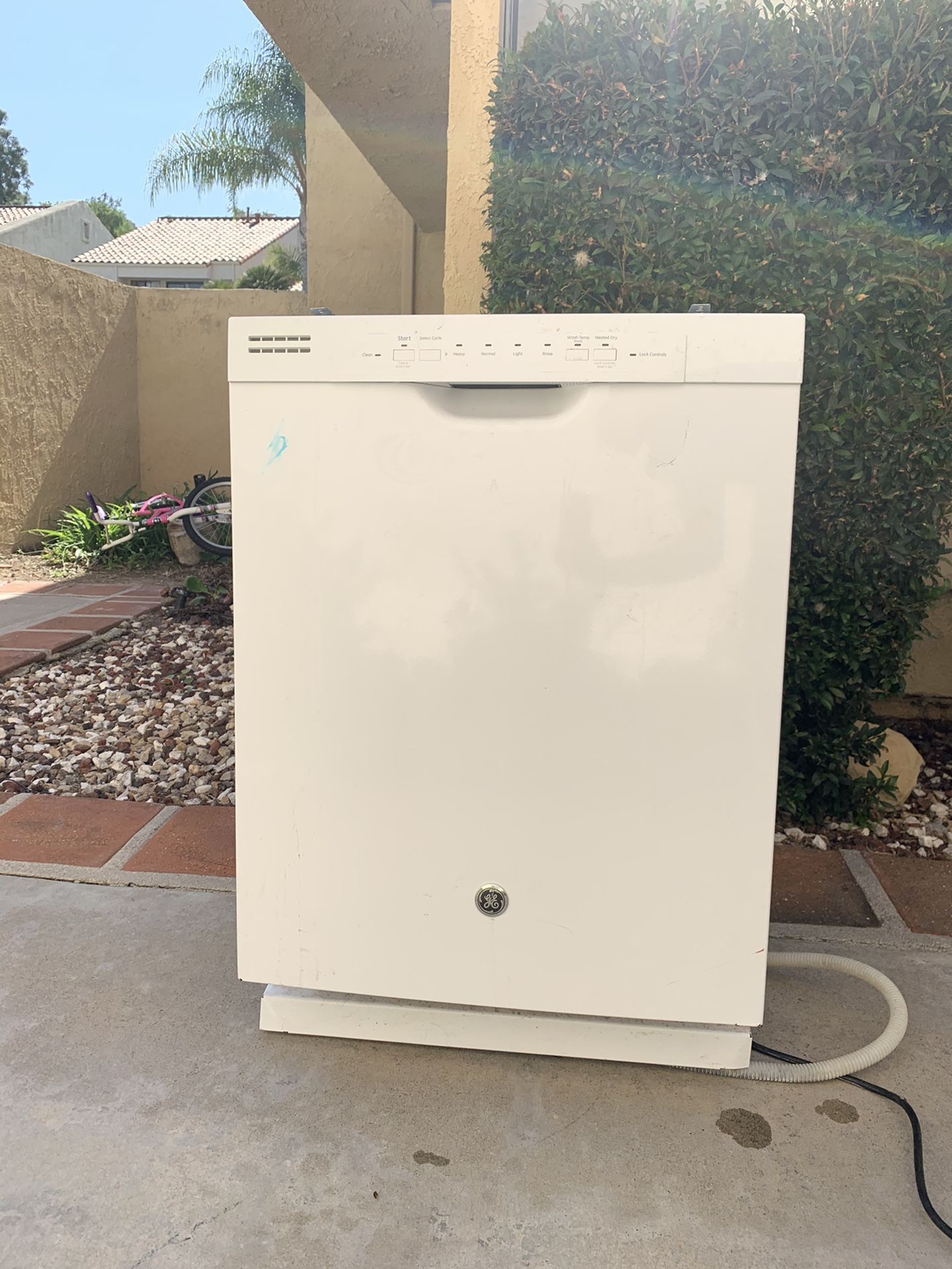 FREE DISHWASHER ( WORKS, just got a new one )