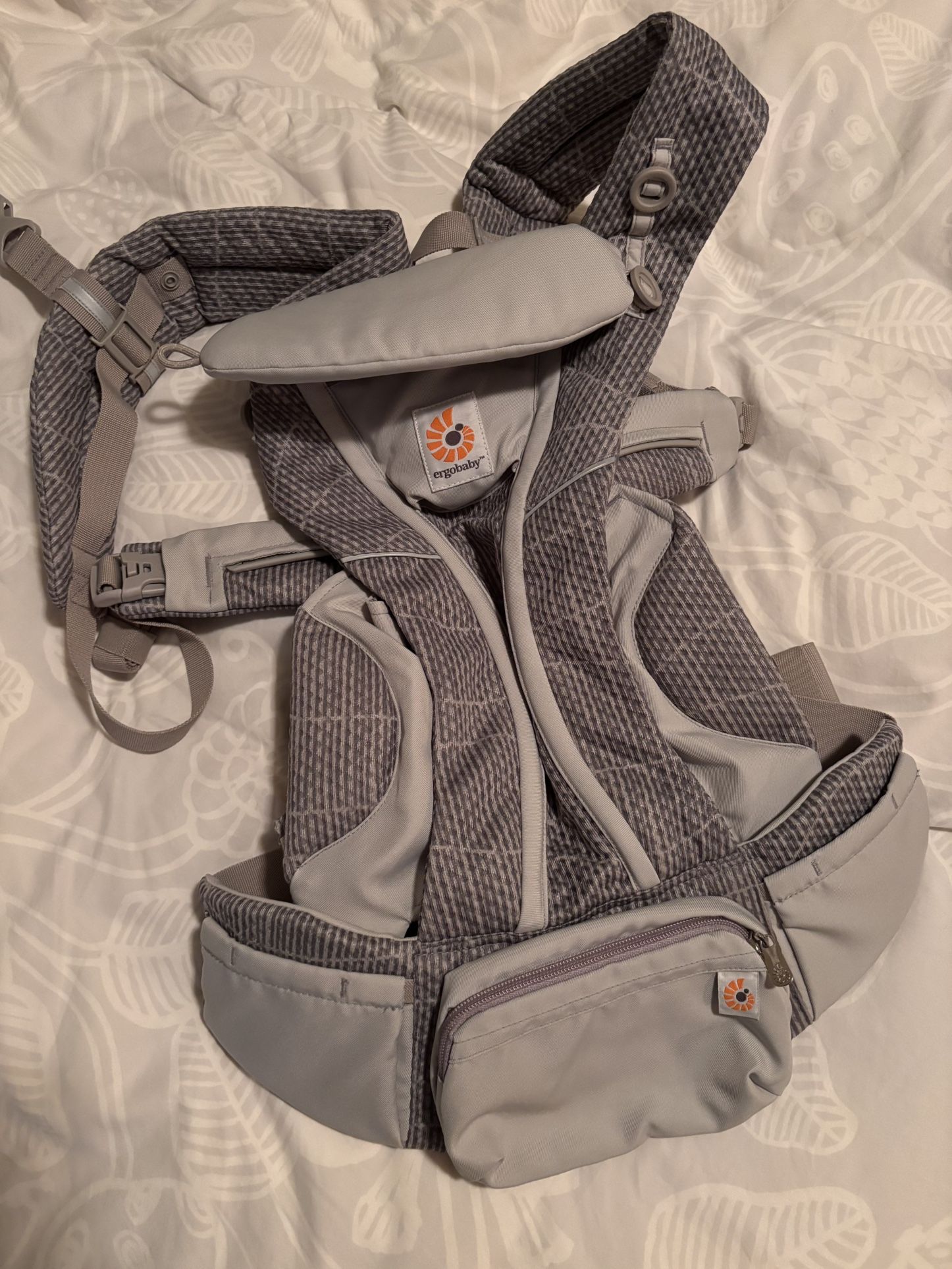 Ergobaby — The Omni Breeze Carrier