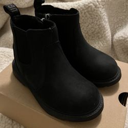 Ugg Boots (Kids USA Size 9) Black (comes in shoe box)
