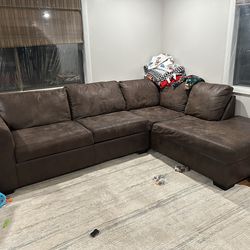 Bobs 2-piece Sectional