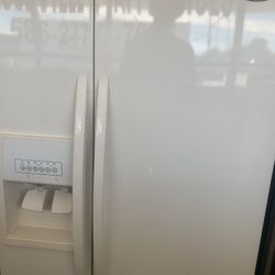 Great Working Side By Side Refrigerator 