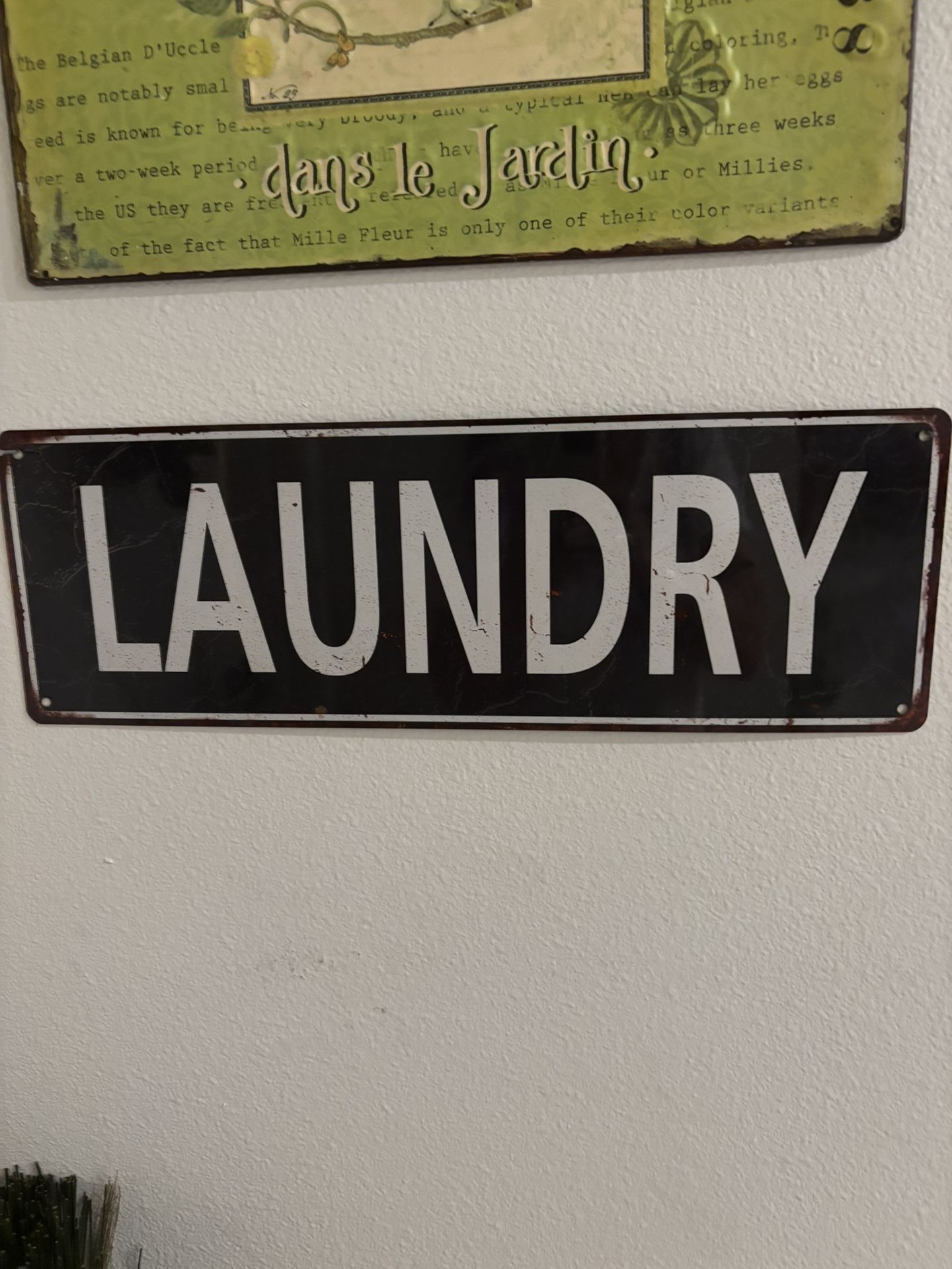 18” Metal Vintage Laundry Sign