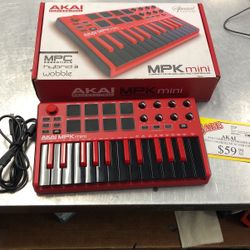 96091 Akai HYBRID 3 Red Compact Keyboard & Pad Controller W/ Usb Cord In Retail Box 535411