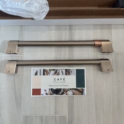 Café™ 5.7 Cu. Ft. Built-In Dual-Drawer Refrigerator Brushed Bronze Handle Kit: Model #: CXQD2H2PNBZ