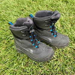 Columbia Snow Boots 🥾 Kids Size 2