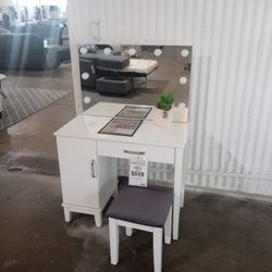 Vanity With Lights And Stool
