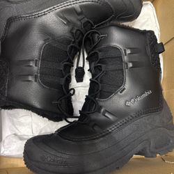 Youth Columbia Snow Boots