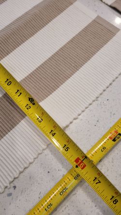 3 72" Runners. 2 Placemats