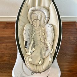 4moms Mamaroo 4 Multi Motion Infant Swing w/ Insert