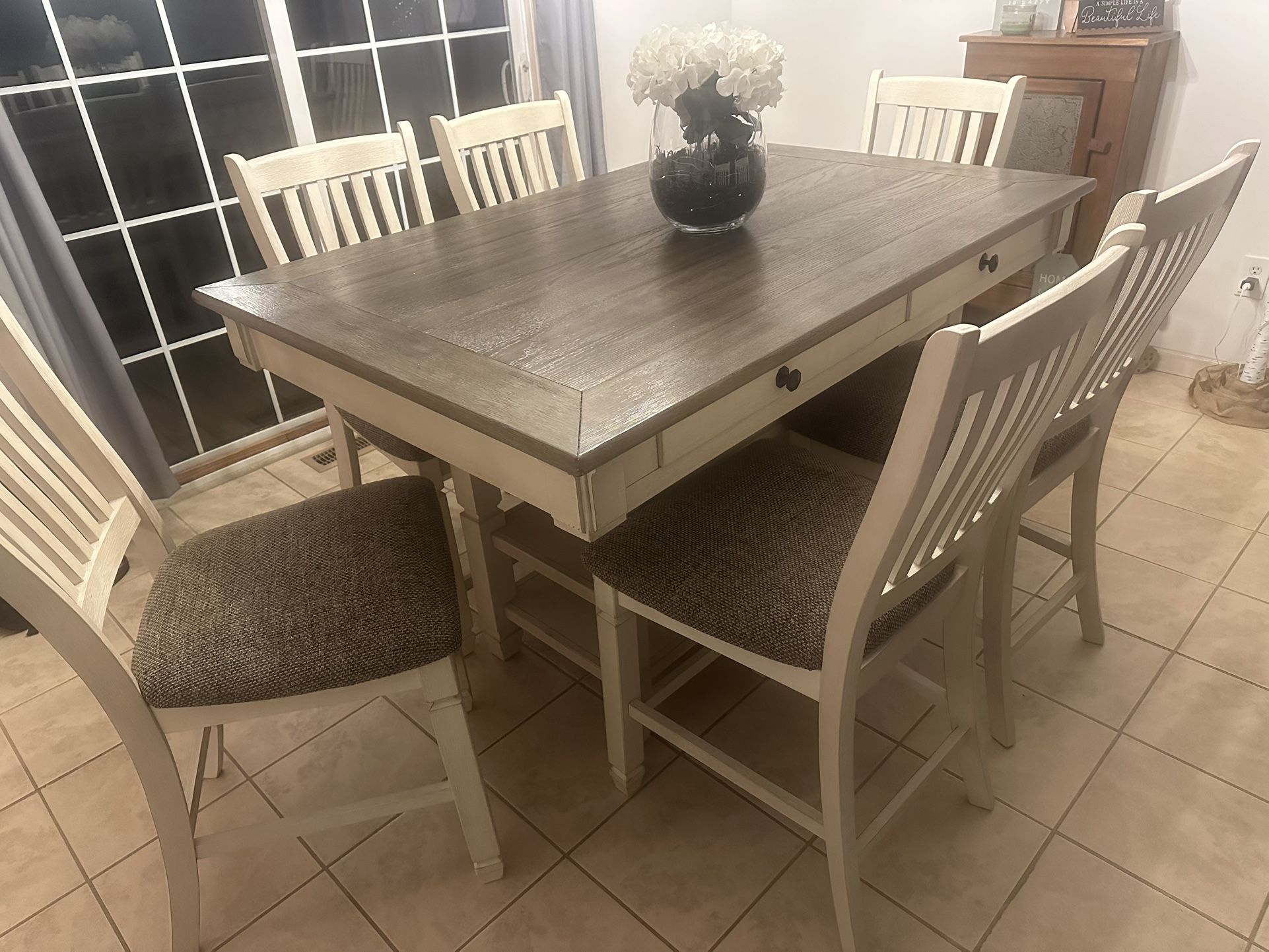 Ashley Dinning Table And Chairs