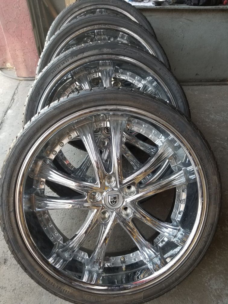 Lexani LSS-55 ET wheelset with tires