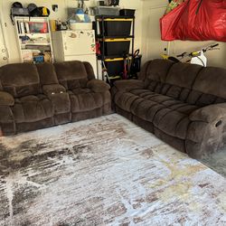 Recliner couches like new ( brown beige )