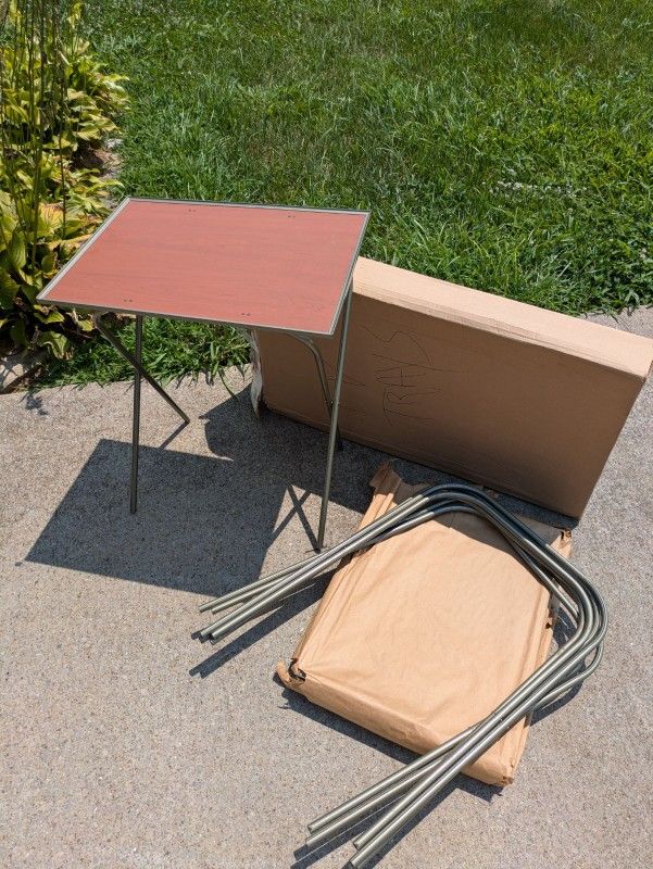 New.. Vintage Set of 4 Folding Parquet Wood Metal TV Trays Retro