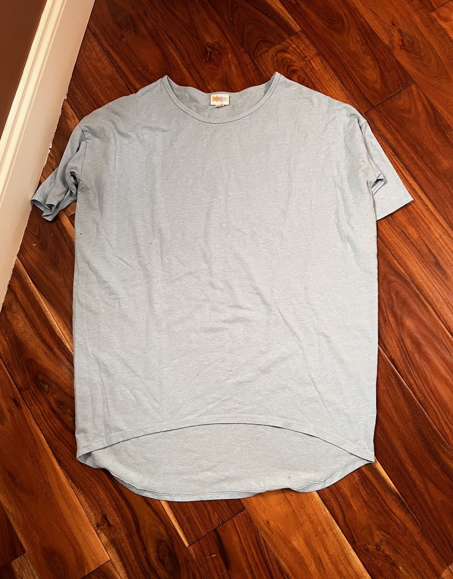 Women’s light blue Lularoe Irma tunic top. Size xs
