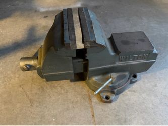 Large bench vice $50 cash only