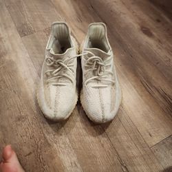 Adidas Yeezy 350 V2 Bone SIZE 9