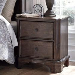Signature Design by Ashley Adinton Traditional 2 Drawer Nightstand with Dovetail Construction,
