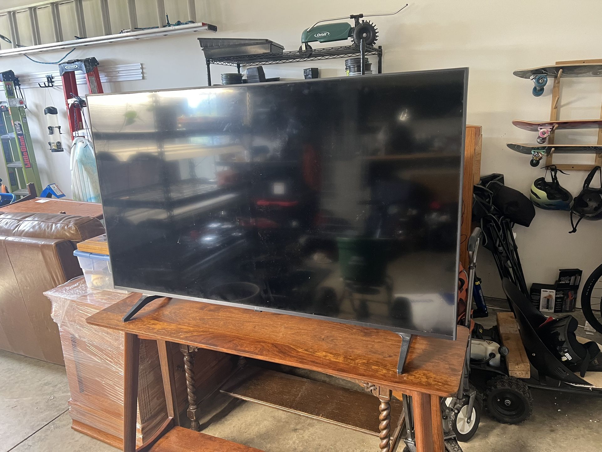 50in LG Smart TV Barely Used